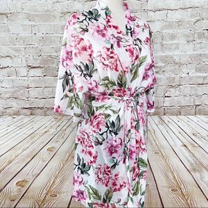 Show me your mumu floral robe lightweight